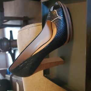New Calvin Klein Bay Snake Heels Sz 41